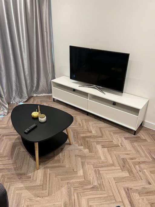 Stunning One Bedroom Apartment Londra Esterno foto