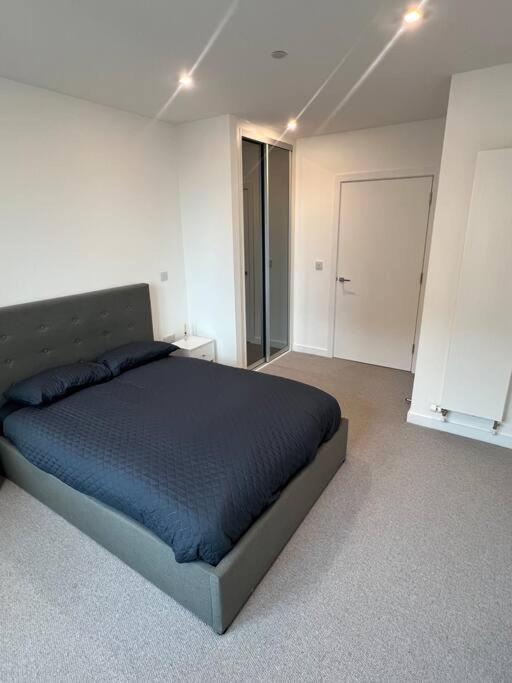 Stunning One Bedroom Apartment Londra Esterno foto